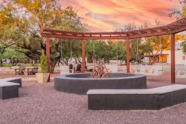 Firepits & Pond Tucson Vacation Rentals Amenities for All Your Relaxation Needs